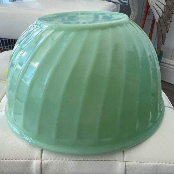 Vintage Fire King Jadeite Green Swirl 9" Mixing Bowl Rare Find - Picture 3 of 6
